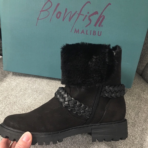 - 🐡Blowfishes Black Zip up Boots 🐡 - Picture 11 of 15